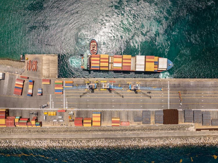 How to Respond to the Unpredictability of Logistics: The Impact of Global Trends